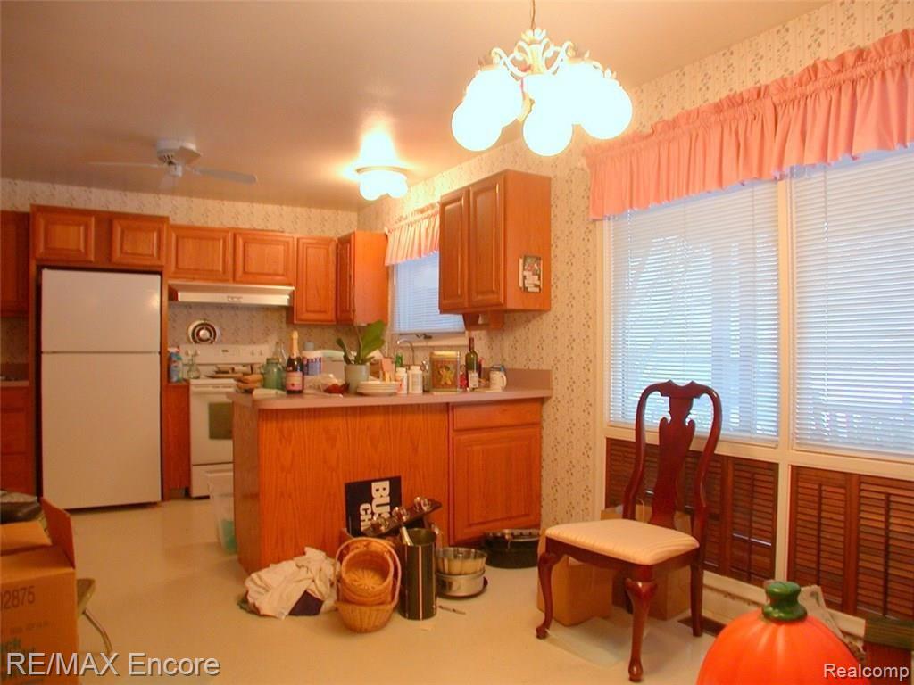 32121 Red Clover Road Farmington Hills, MI 48334 - Photo 14 of 45