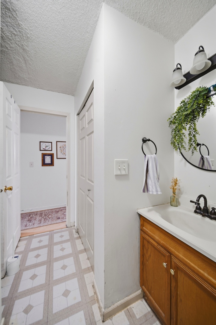 806 Sheridan Avenue Dixon, IL 61021 - Photo 13 of 20