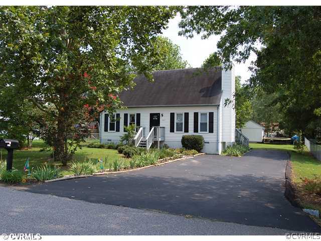 4507 Twelveoaks Road Midlothian, VA 23112 - Photo 2 of 12 Exterior Front - View of house and extra large dri