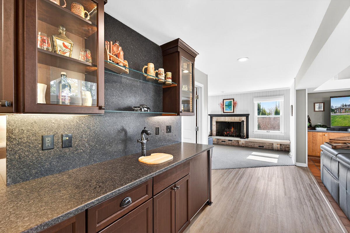 711 Waters Edge Road Caledonia, WI 53402 - Photo 7 of 39 Kitchen