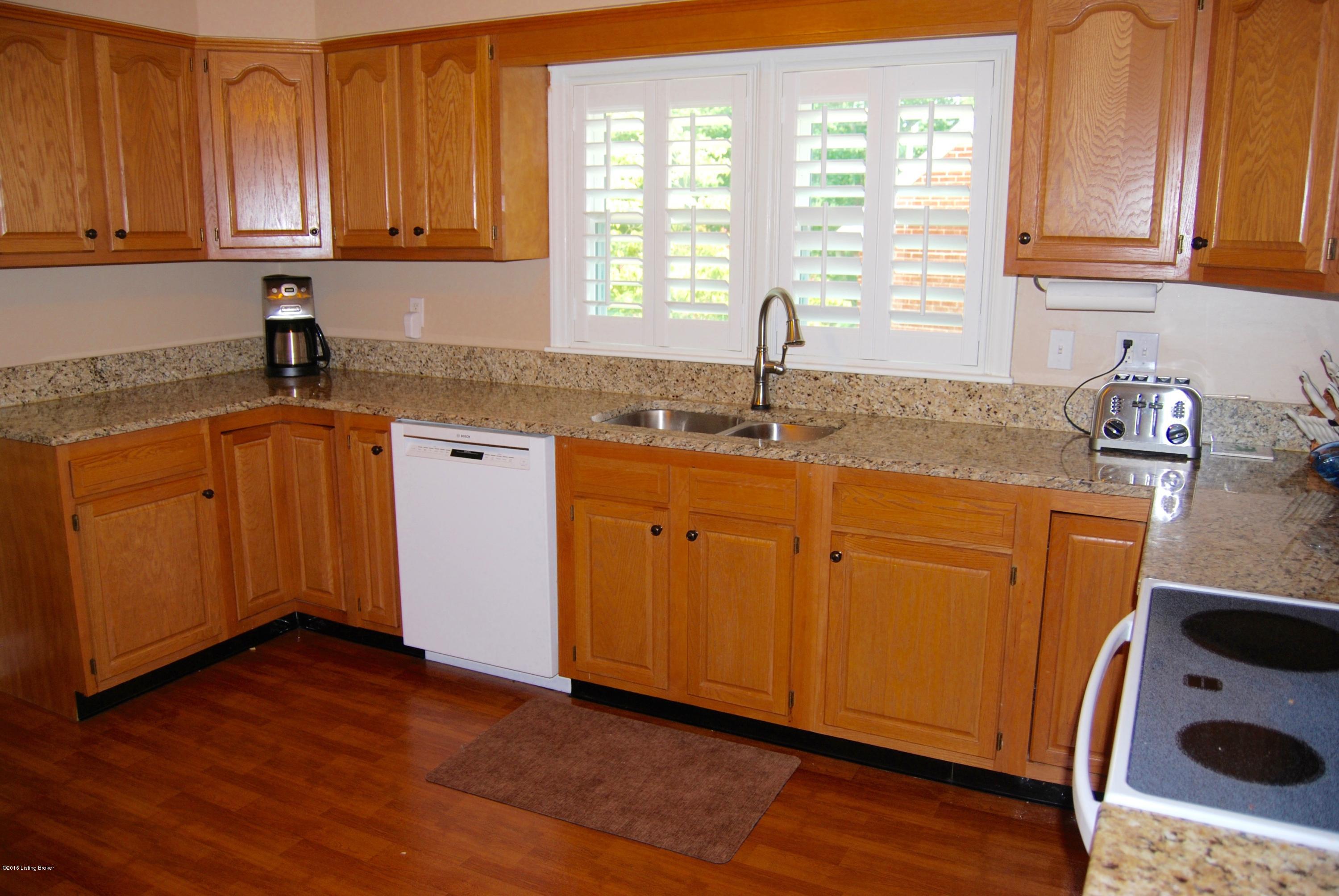 619 Indian Ridge Road Louisville, KY 40207 - Photo 10 of 38 DSC_0109 (2)