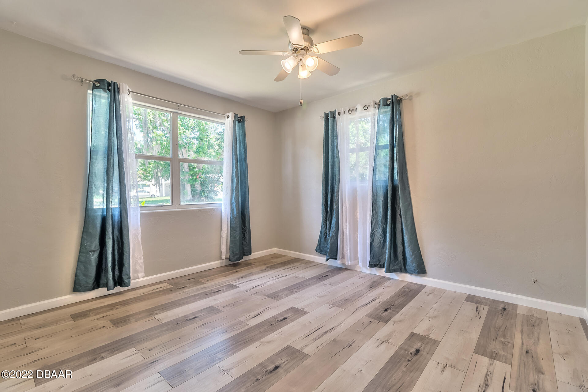 386 Hand Avenue Ormond Beach, FL 32174 - Photo 8 of 27 386-7 inside