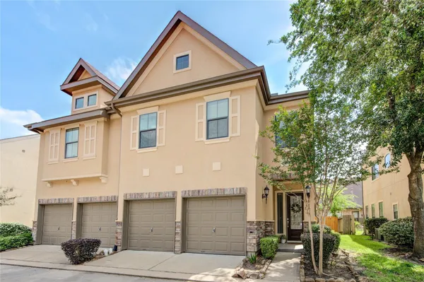 $395,000 | 11623 Royal Oaks Crossing, Houston, TX 77082
