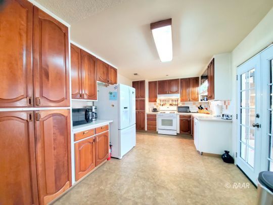 609 West Bataan Avenue Ridgecrest, CA 93555 - Photo 5 of 33 Gallery Image 5