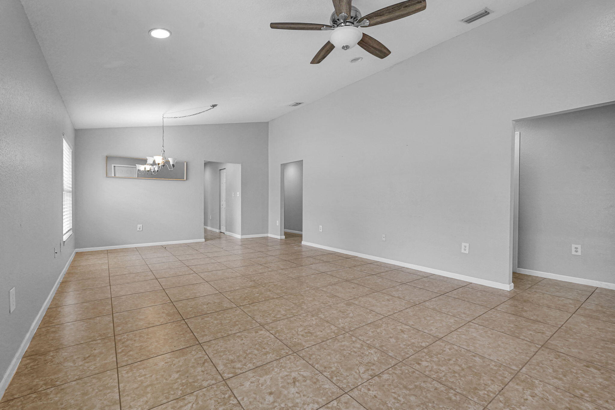 520 Southridge Road Delray Beach, FL 33444 - Photo 3 of 30 3-web-or-mls-DSC00163