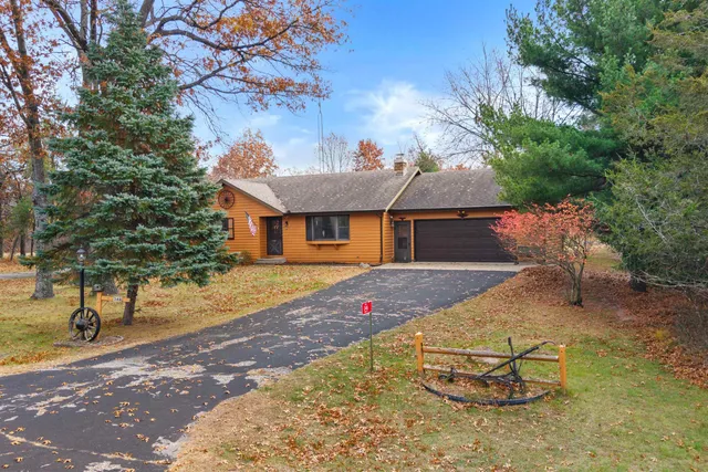$319,900 | 346 Timber Trail, Nekoosa, WI 54457