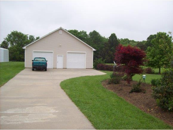1669 Wheeler Bridge Road Burlington, NC 27215 - Photo 24 of 24 Gallery Image 24