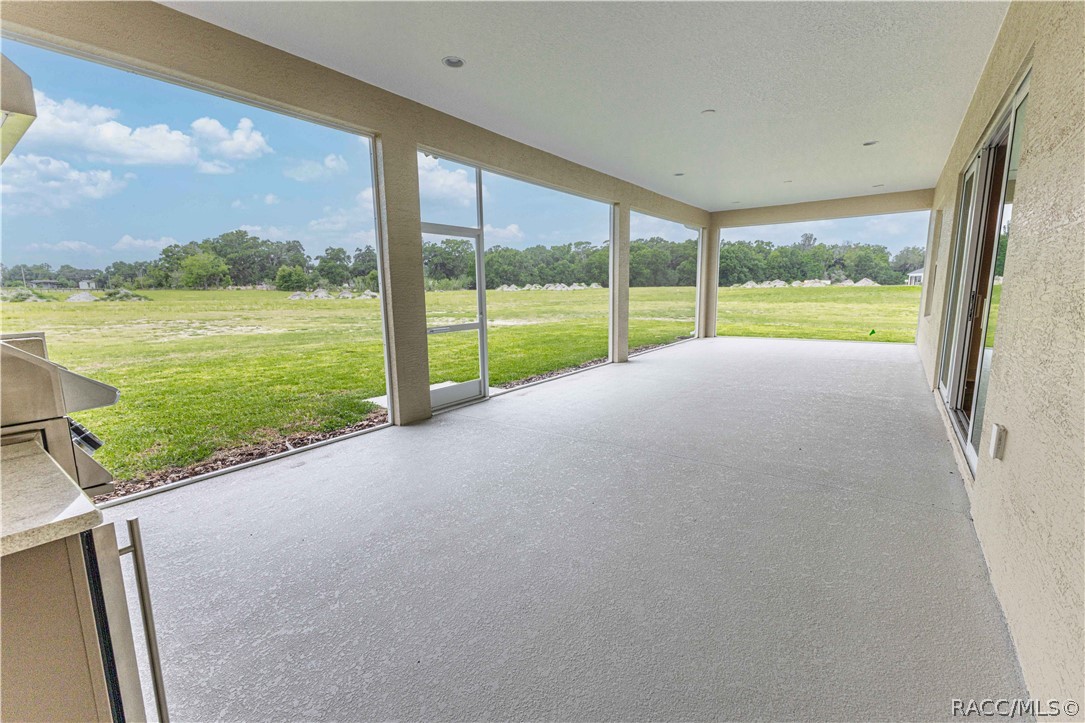 1439 Cr212 Road Oxford, FL 34484 - Photo 38 of 48 Spacious lanai