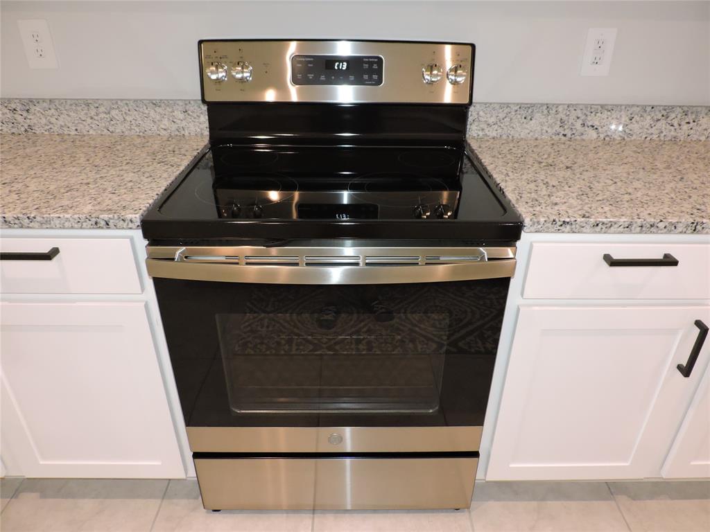 836 Persimmon Place Fort Pierce, FL 34981 - Photo 15 of 78 STAINLESS STEEL GLASS TOP STOVE/OVEN