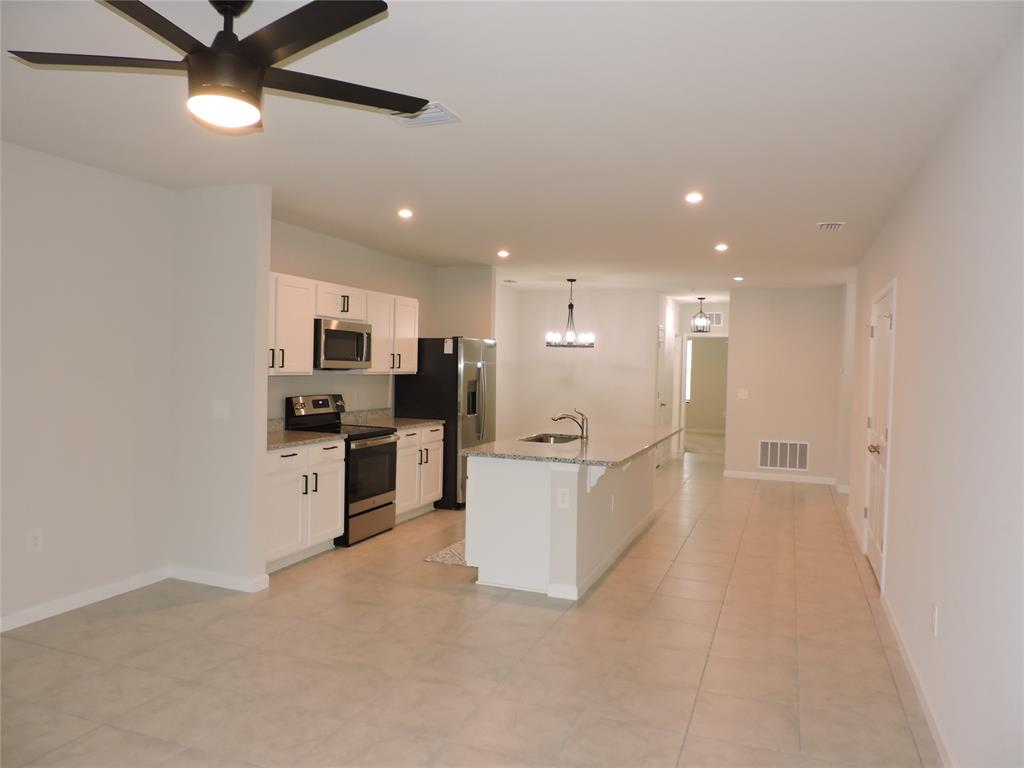 836 Persimmon Place Fort Pierce, FL 34981 - Photo 26 of 78 LIVING ROOM