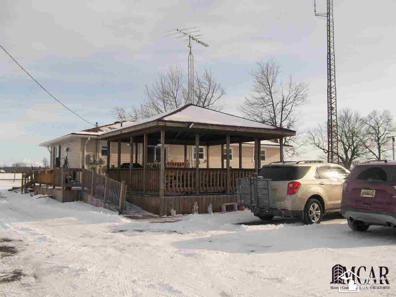 2001 Ida Maybee Road Monroe, MI 48162 - Photo 14 of 15 Back of house with deck