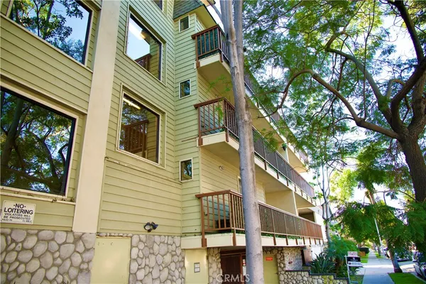 $2,650 | 3516 East Ransom Street, Unit 304, Long Beach, CA 90804