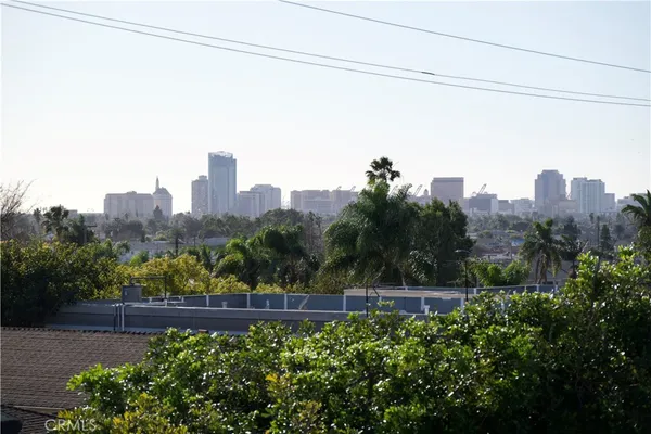 $2,650 | 3516 East Ransom Street, Unit 304, Long Beach, CA 90804