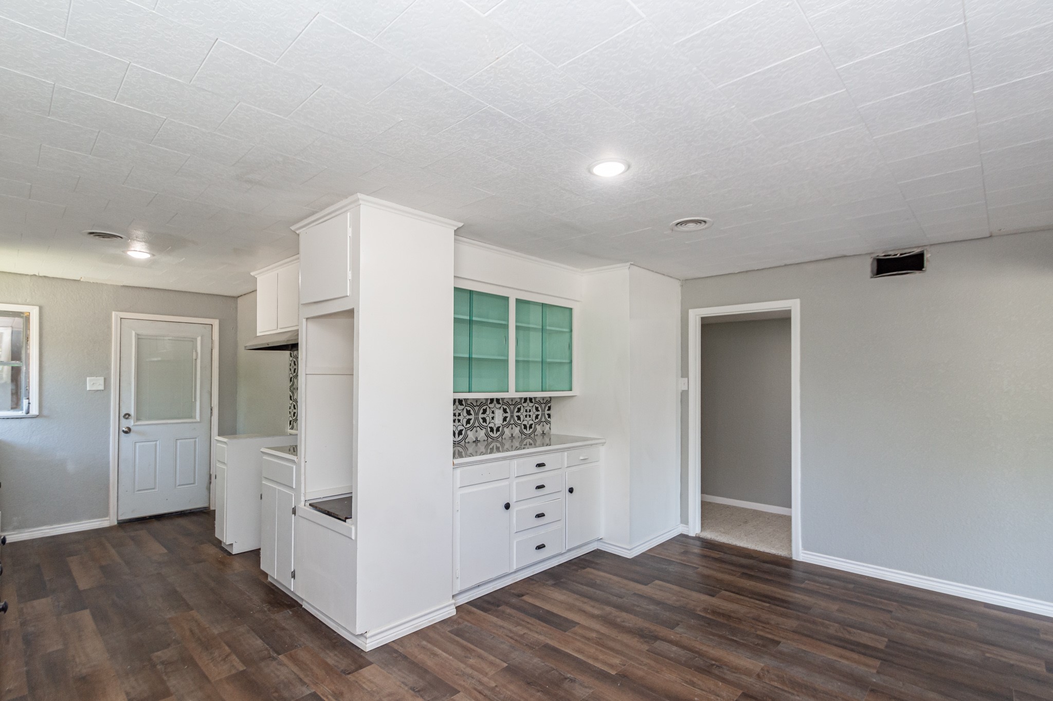 1230 West 4th Street Freeport, TX 77541 - Photo 19 of 49 Kitchen/dining combo.