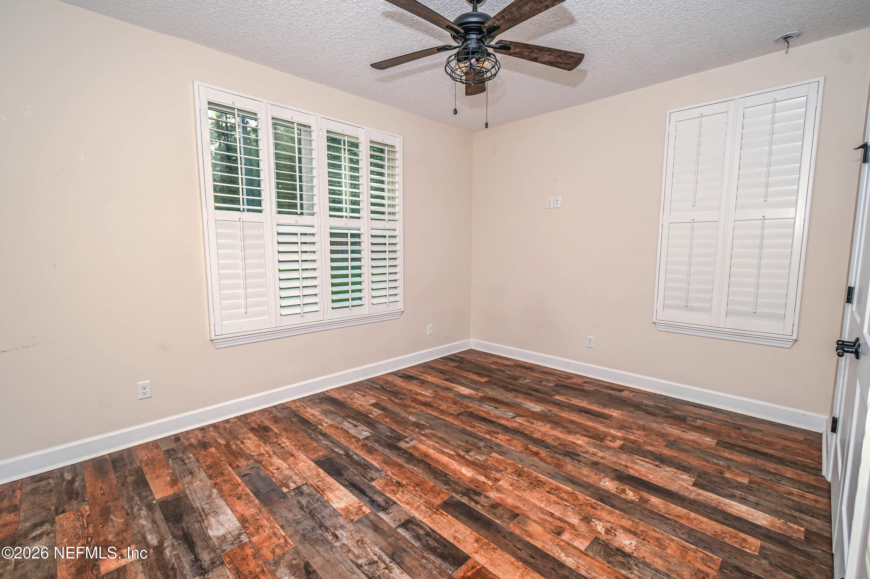 27 Jones Road Macclenny, FL 32063 - Photo 32 of 56 Master bedroom