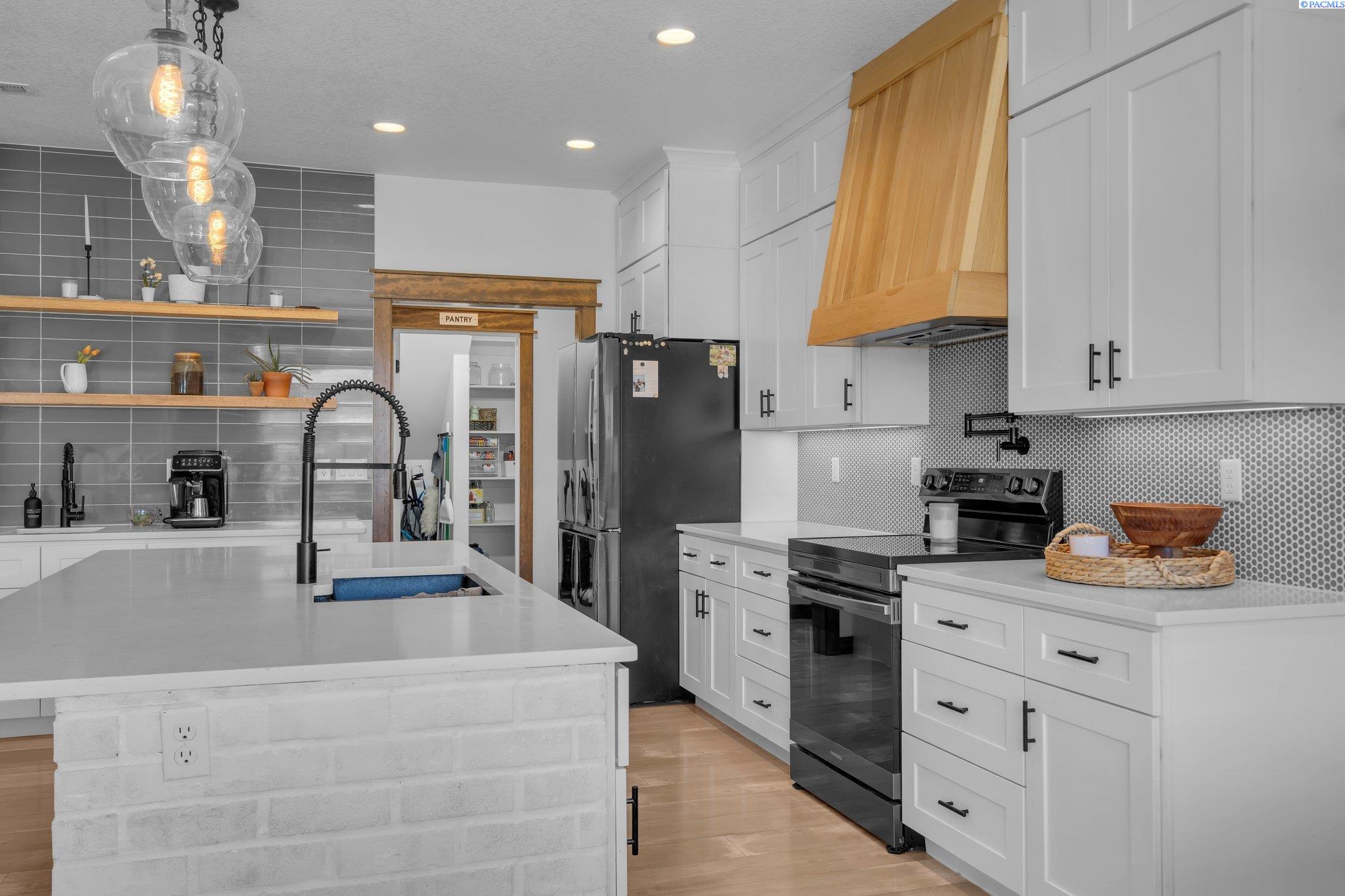 4510 South Bermuda Road Kennewick, WA 99338 - Photo 14 of 48 Gallery Image 14