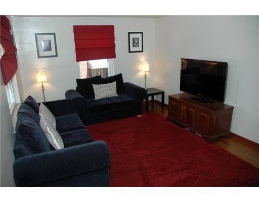 133 Spring Avenue Bellevue, PA 15202 - Photo 3 of 18 Living Room.