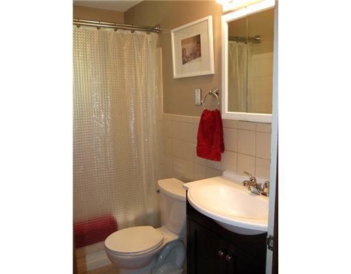 133 Spring Avenue Bellevue, PA 15202 - Photo 8 of 18 Master Bath/Spa.