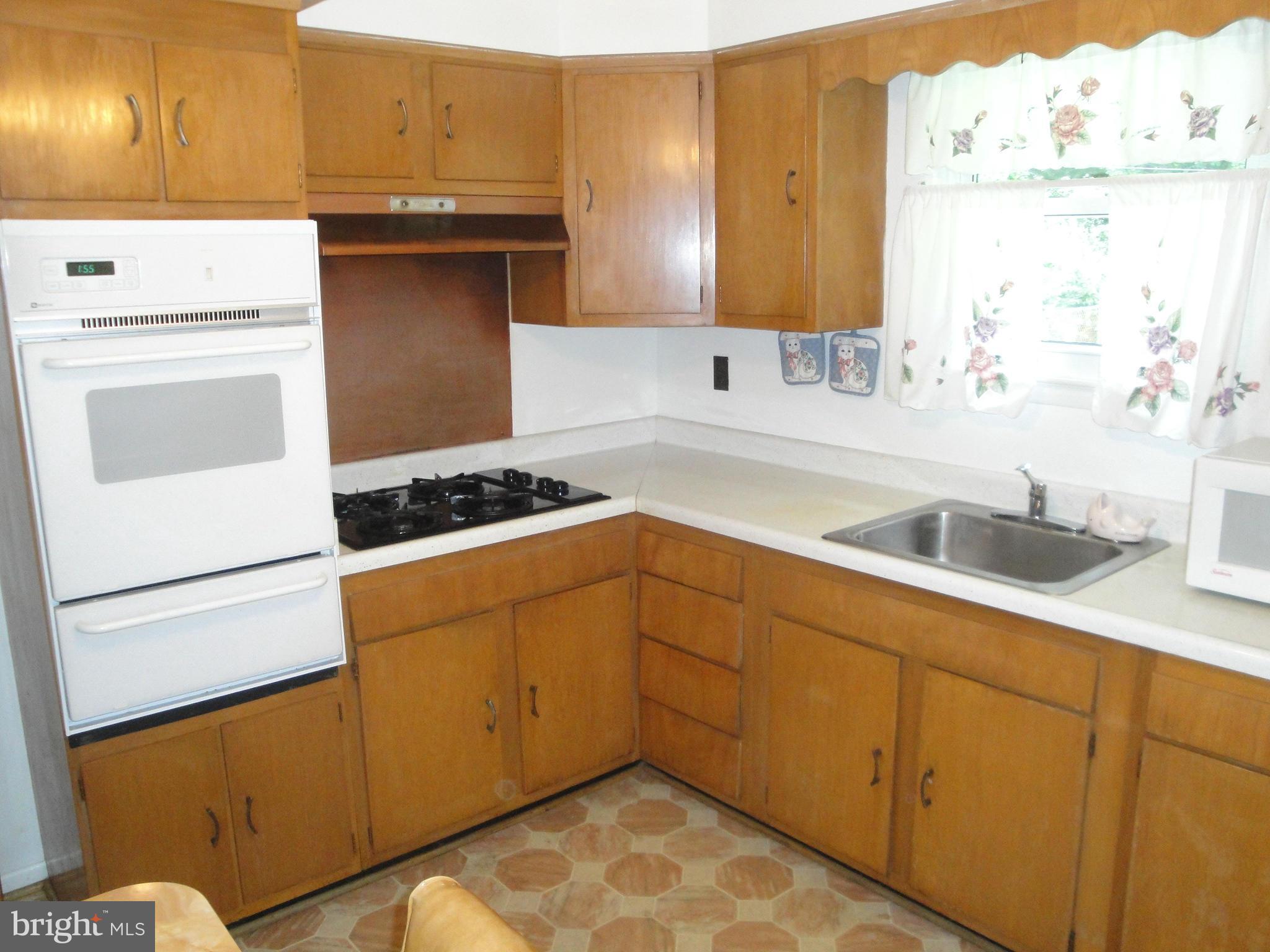 3804 Collier Road Randallstown, MD 21133 - Photo 4 of 17 Kitchen