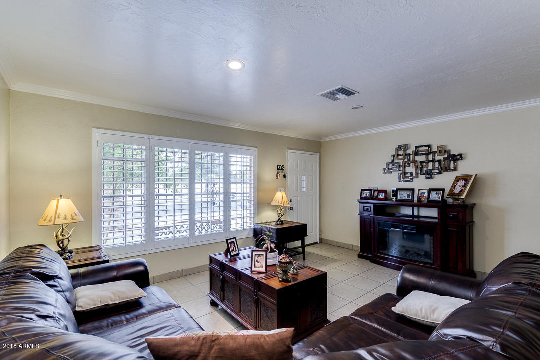 4037 West Ocotillo Road Phoenix, AZ 85019 - Photo 3 of 22 Living Room