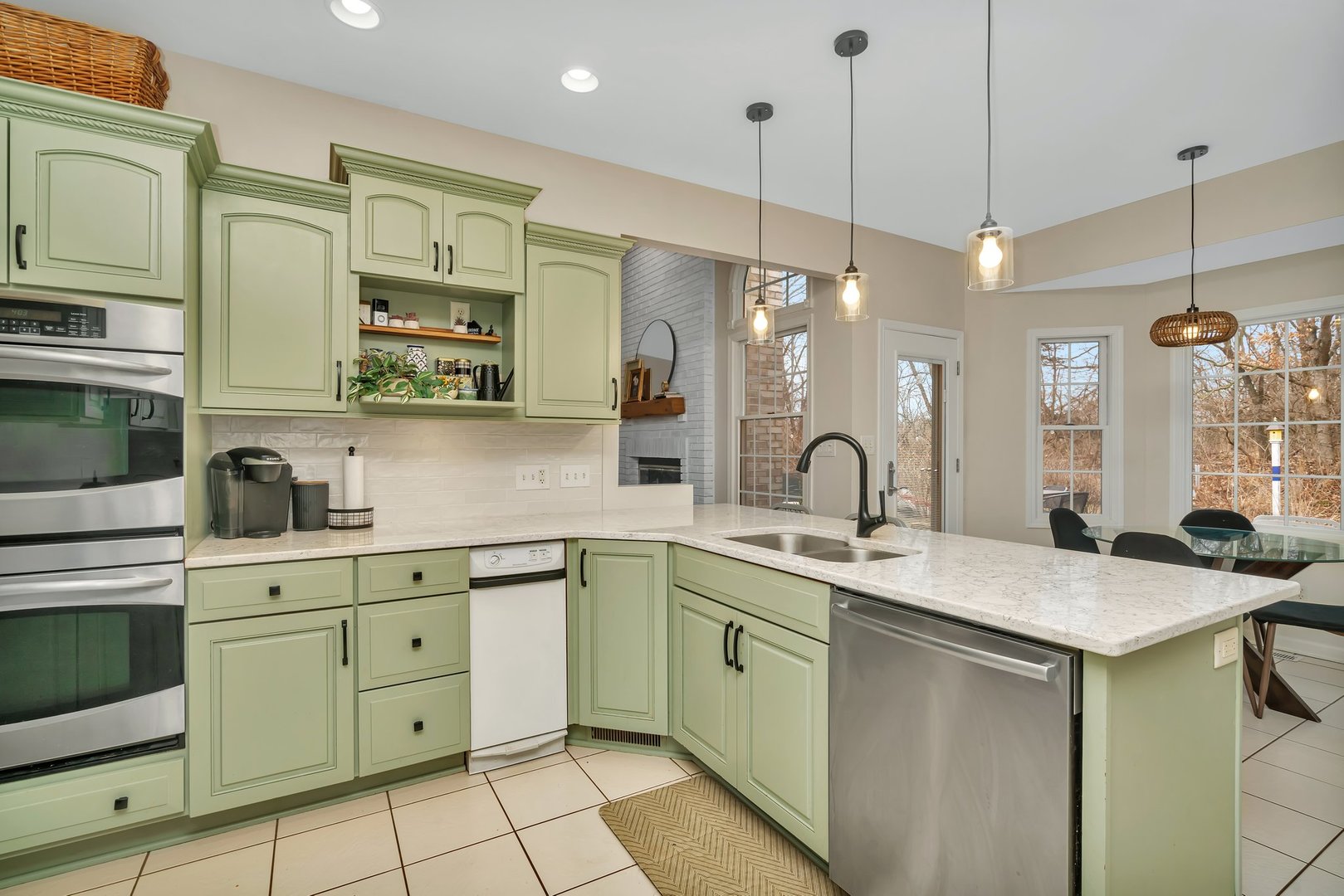 24160 Camelot Road Joliet, IL 60404 - Photo 12 of 37 Gallery Image 12