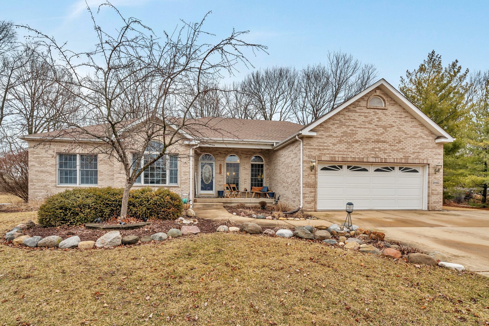 24160 Camelot Road Joliet, IL 60404 - Photo 2 of 37 Gallery Image 2
