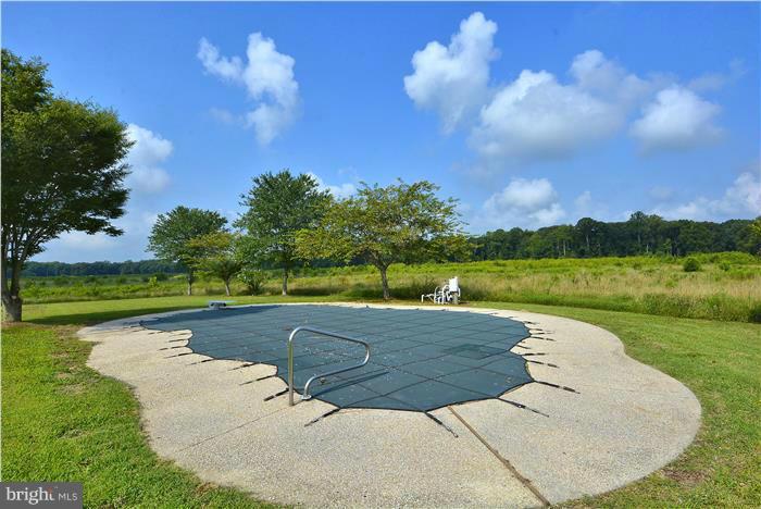16558 Jones Road Henderson, MD 21640 - Photo 6 of 30 In ground pool