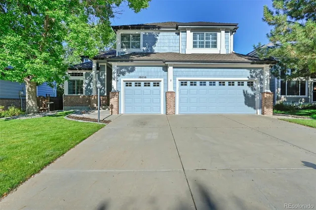 front view of house with a yard