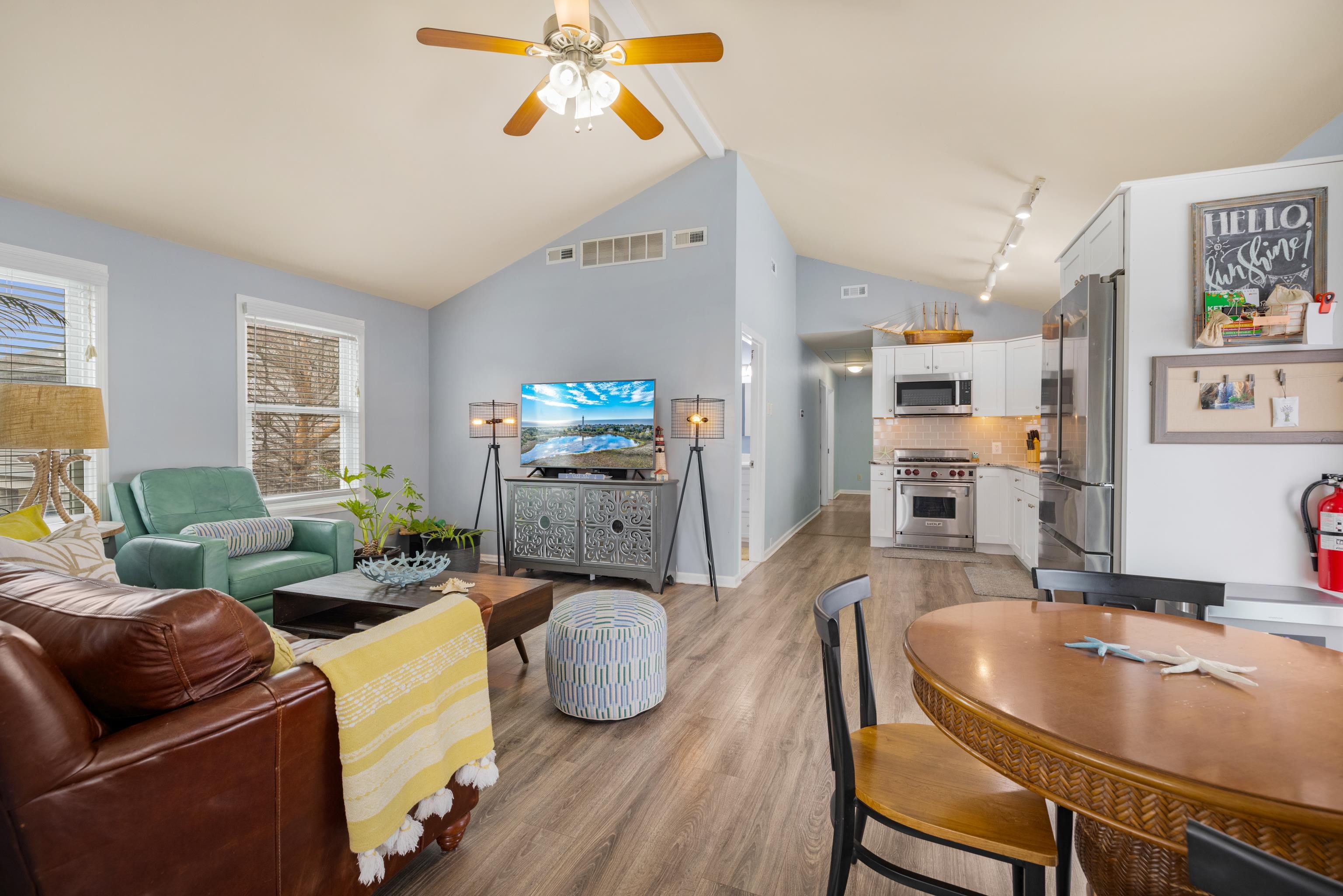 511 Forest Cape Villas, NJ 08251 - Photo 6 of 48 a living room with furniture and a wooden floor
