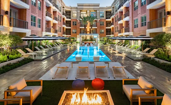 $2,067 | 160 Birdsall Street, Unit 1230, Houston, TX 77007