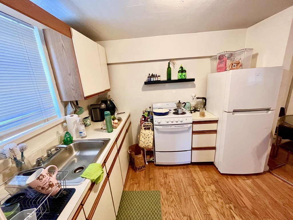 105 Chestnut Street, Unit 2B Brookline, MA 02445 - Photo 5 of 8