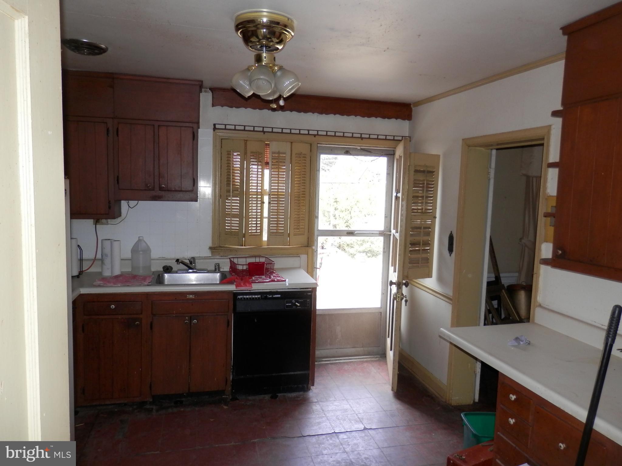 8130 Pleasant Plains Road Baltimore, MD 21286 - Photo 15 of 25 Kitchen