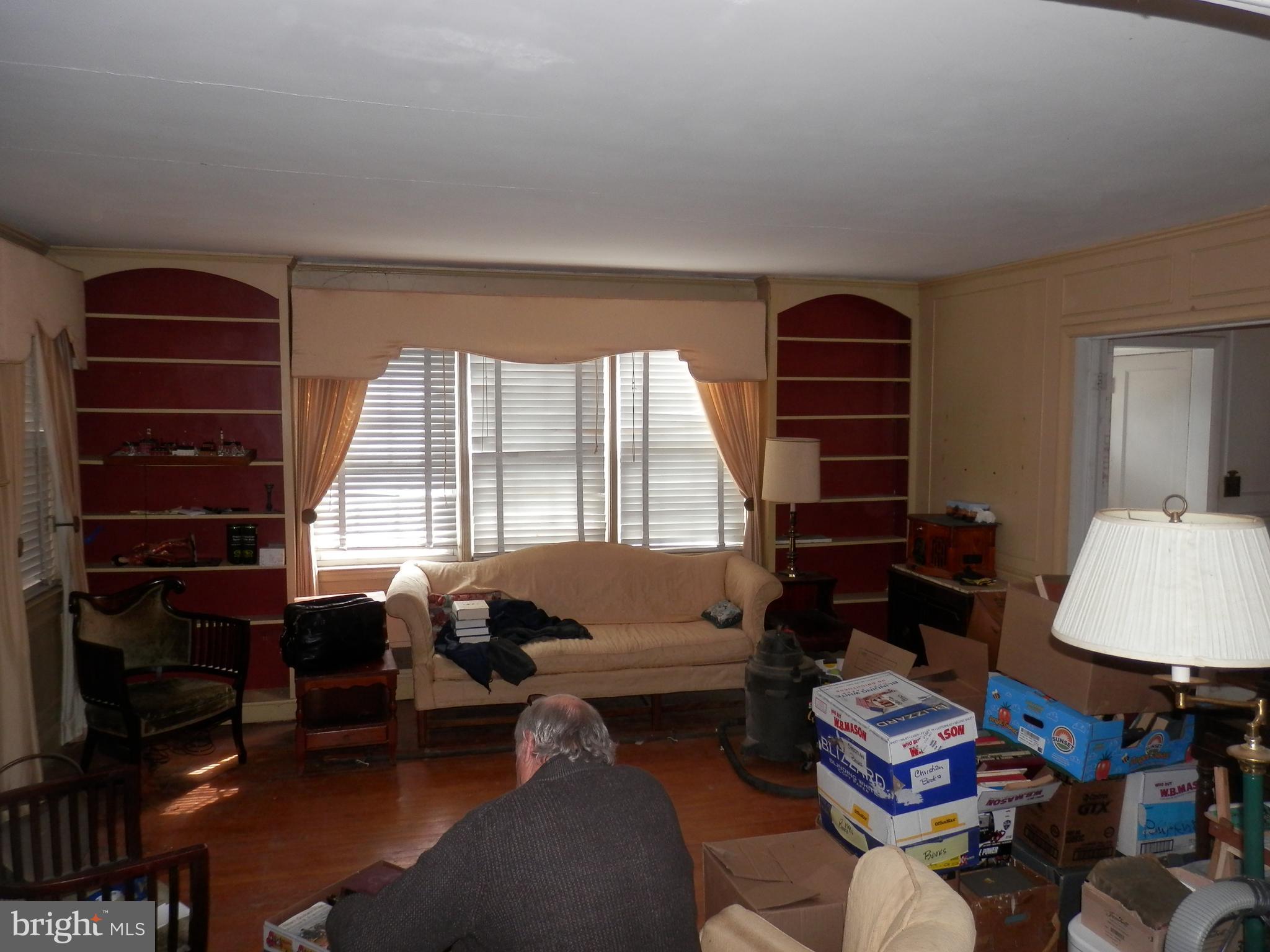 8130 Pleasant Plains Road Baltimore, MD 21286 - Photo 10 of 25 Family Room