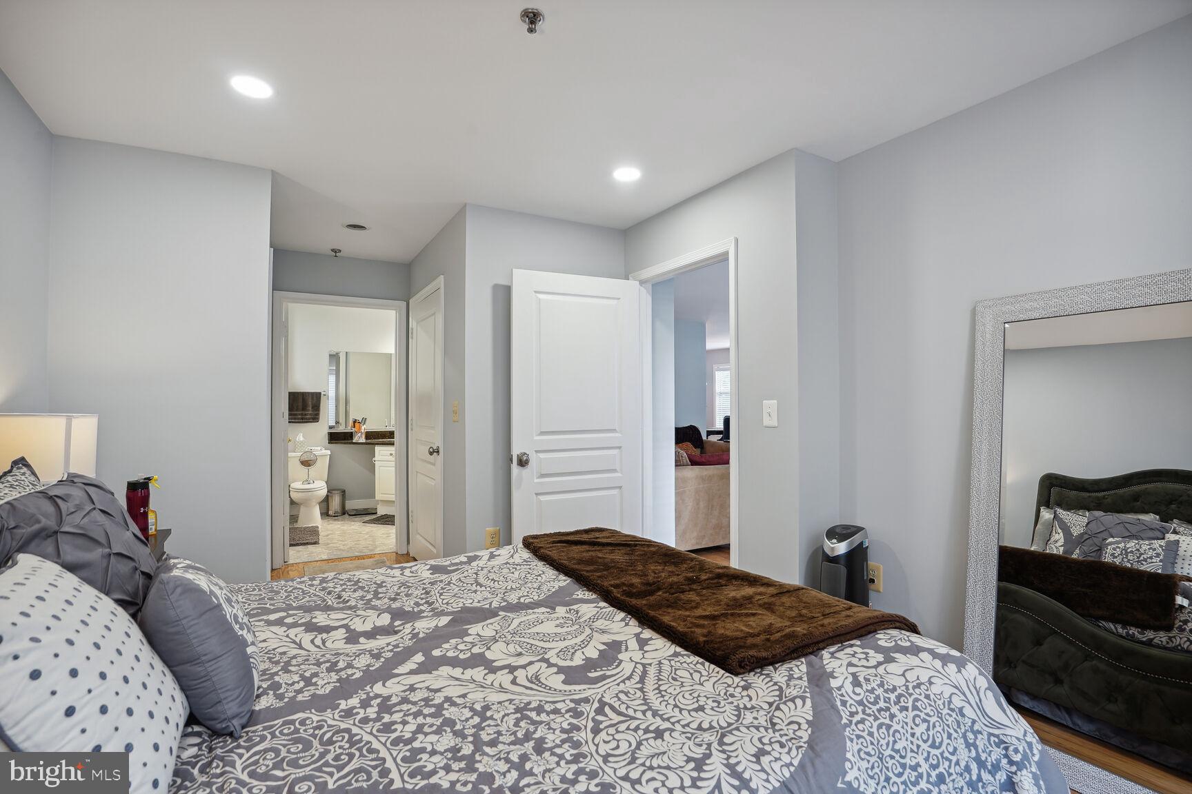5575 Seminary Road, Unit 204 Falls Church, VA 22041 - Photo 11 of 22