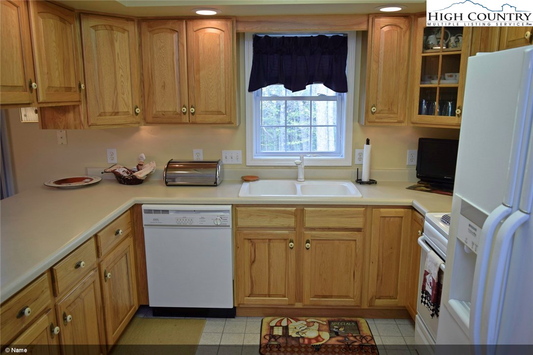 423 Autumn Run Road West Jefferson, NC 28694 - Photo 15 of 50 Gallery Image 15