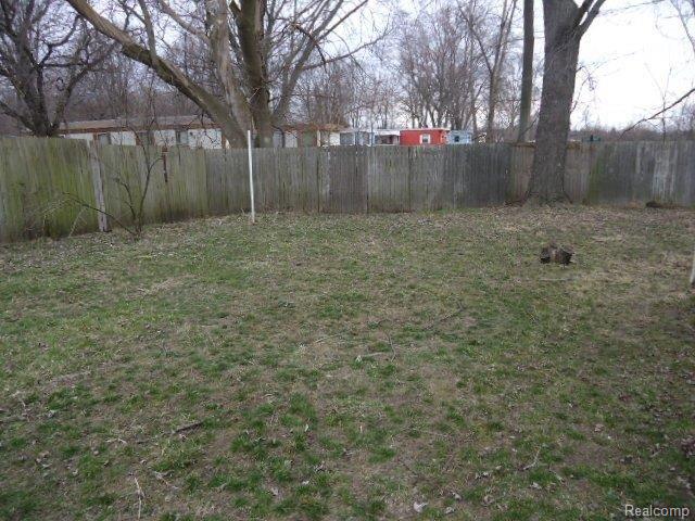 46546 Willis Road Belleville, MI 48111 - Photo 19 of 19 261-835572 Yard.JPG