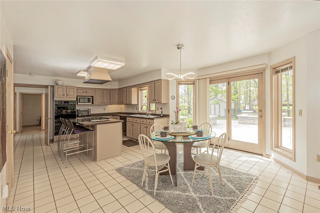 6220 Coldstream Road Cleveland, OH 44143 - Photo 9 of 31 Gallery Image 9