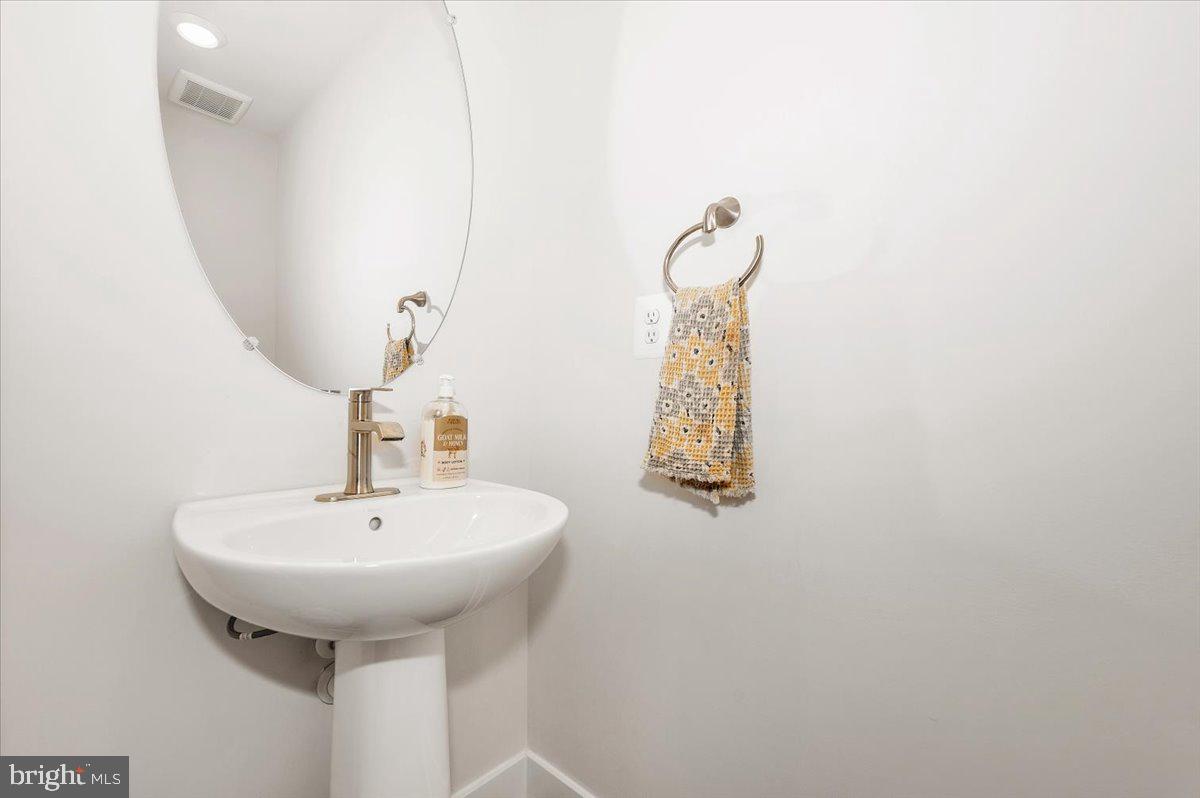 809 Teacher MItchell Road Glen Burnie, MD 21060 - Photo 38 of 54 4th Level Half Bath