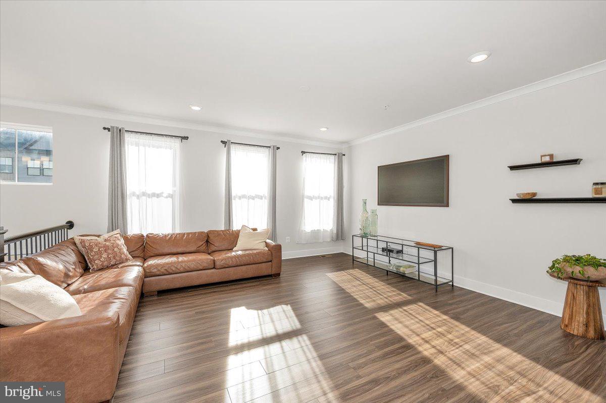 809 Teacher MItchell Road Glen Burnie, MD 21060 - Photo 6 of 54 Living Room Entrance