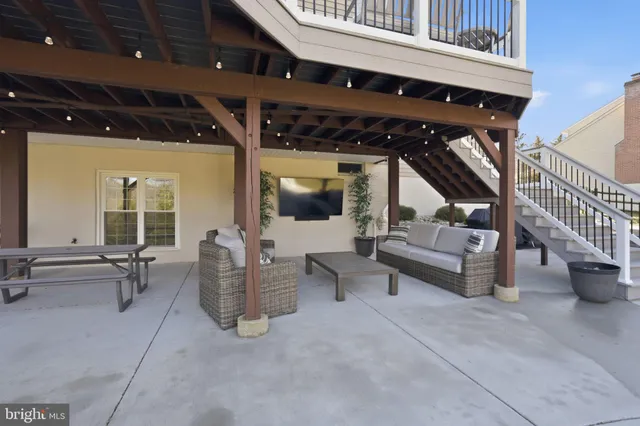 $895,000 | 16 Dulaney Hills Court, Cockeysville, MD 21030