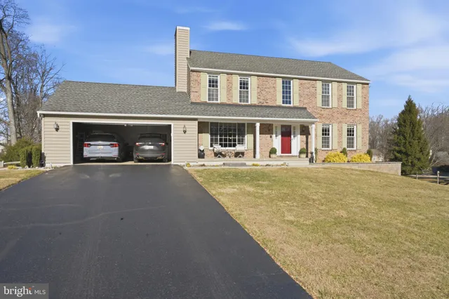 $895,000 | 16 Dulaney Hills Court, Cockeysville, MD 21030