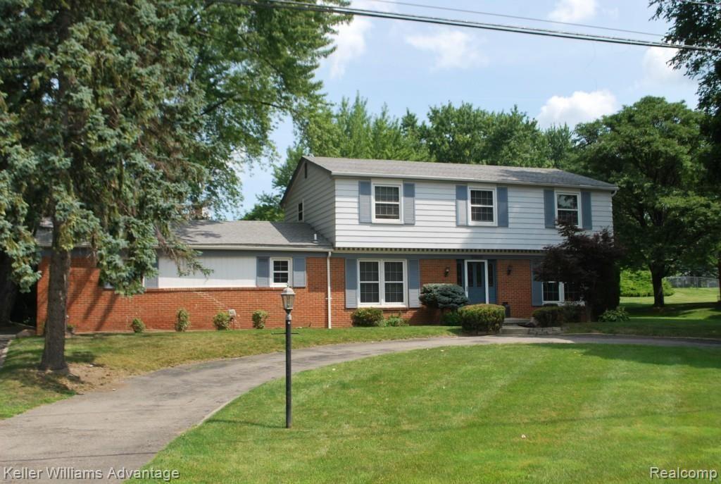 29806 West Eleven Mile Road Farmington Hills, MI 48334 - Photo 2 of 33