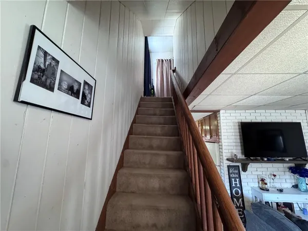 a view of entryway and workspace