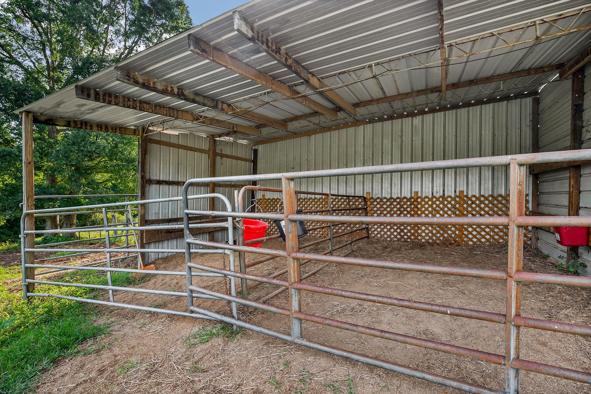 227 B A R Road Baxter, TN 38544 - Photo 30 of 52 a view of a garage
