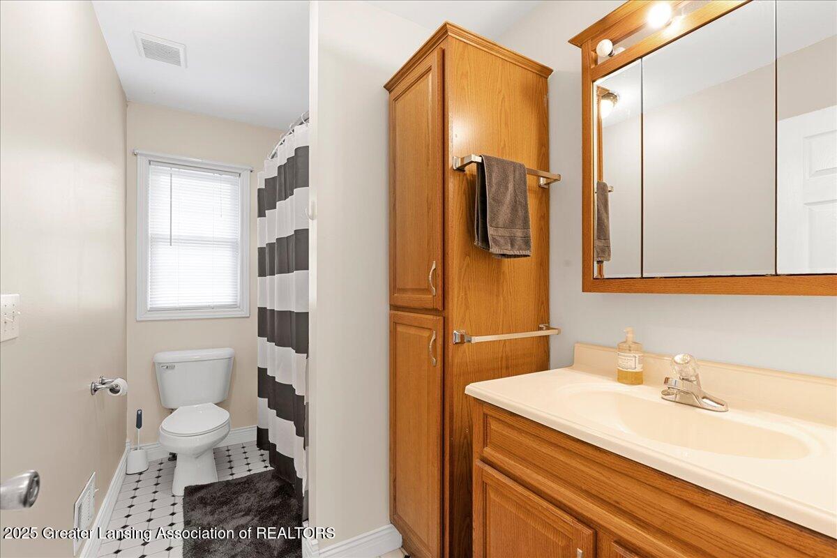 8805 Cole Road Durand, MI 48429 - Photo 23 of 54 41-Media Jett - 28