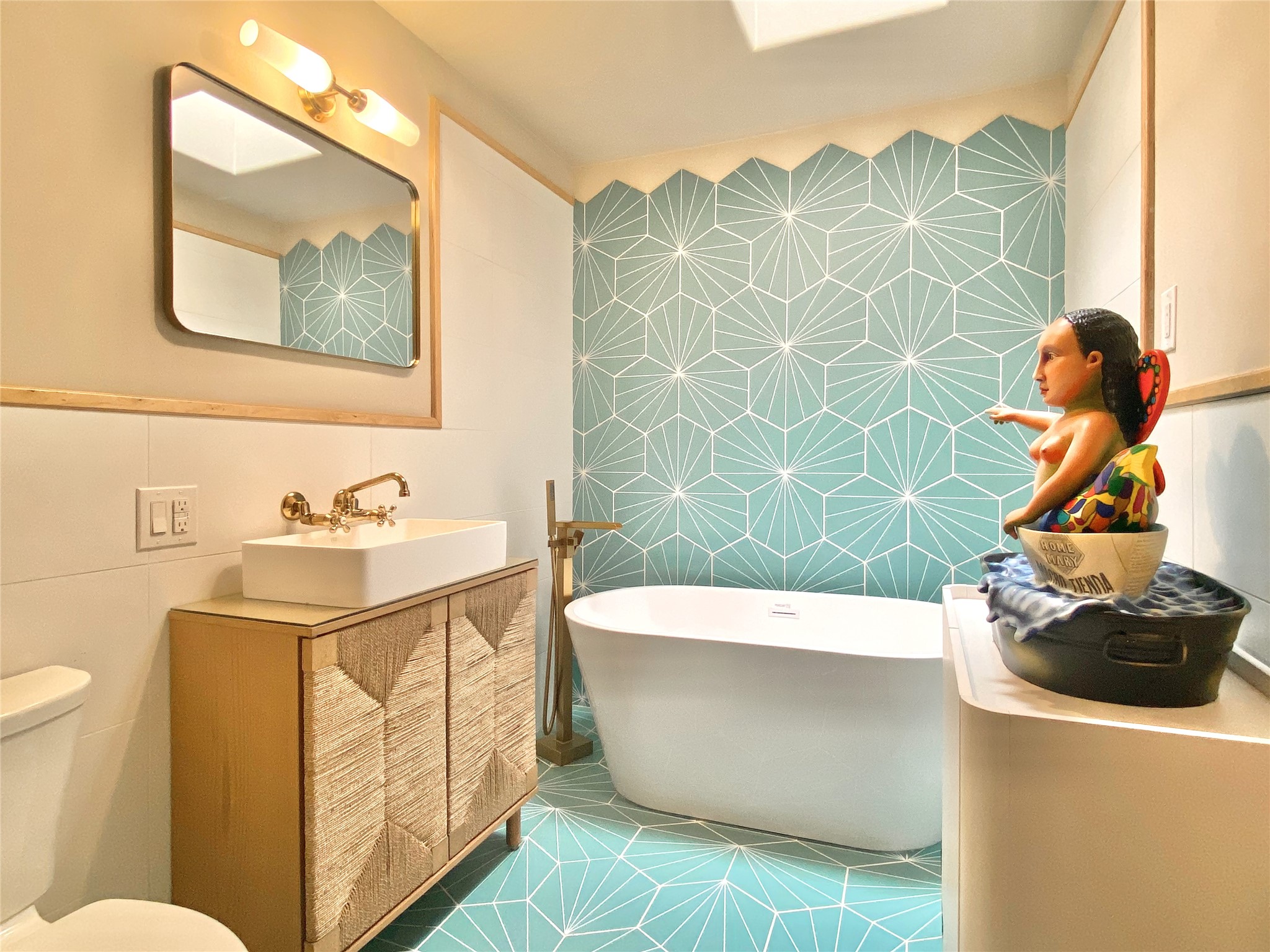2007 Indian School Road Northwest Albuquerque, NM 87104 - Photo 20 of 38 Main House-Bathroom