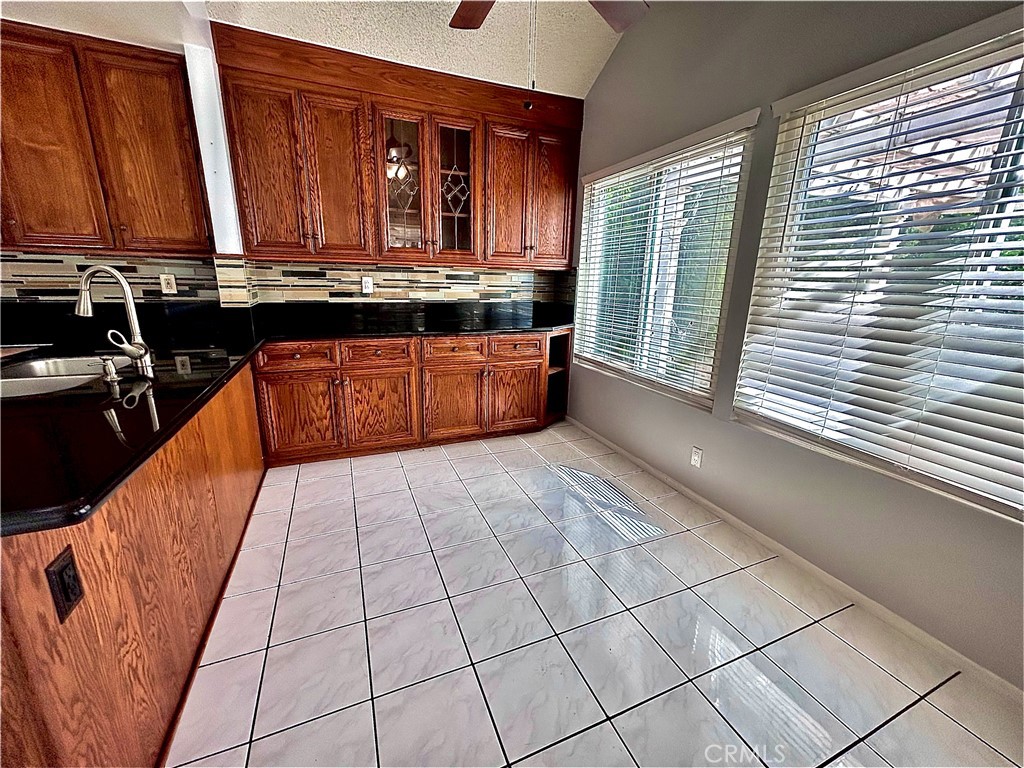 10 Bluff Point Circle Phillips Ranch, CA 91766 - Photo 14 of 46