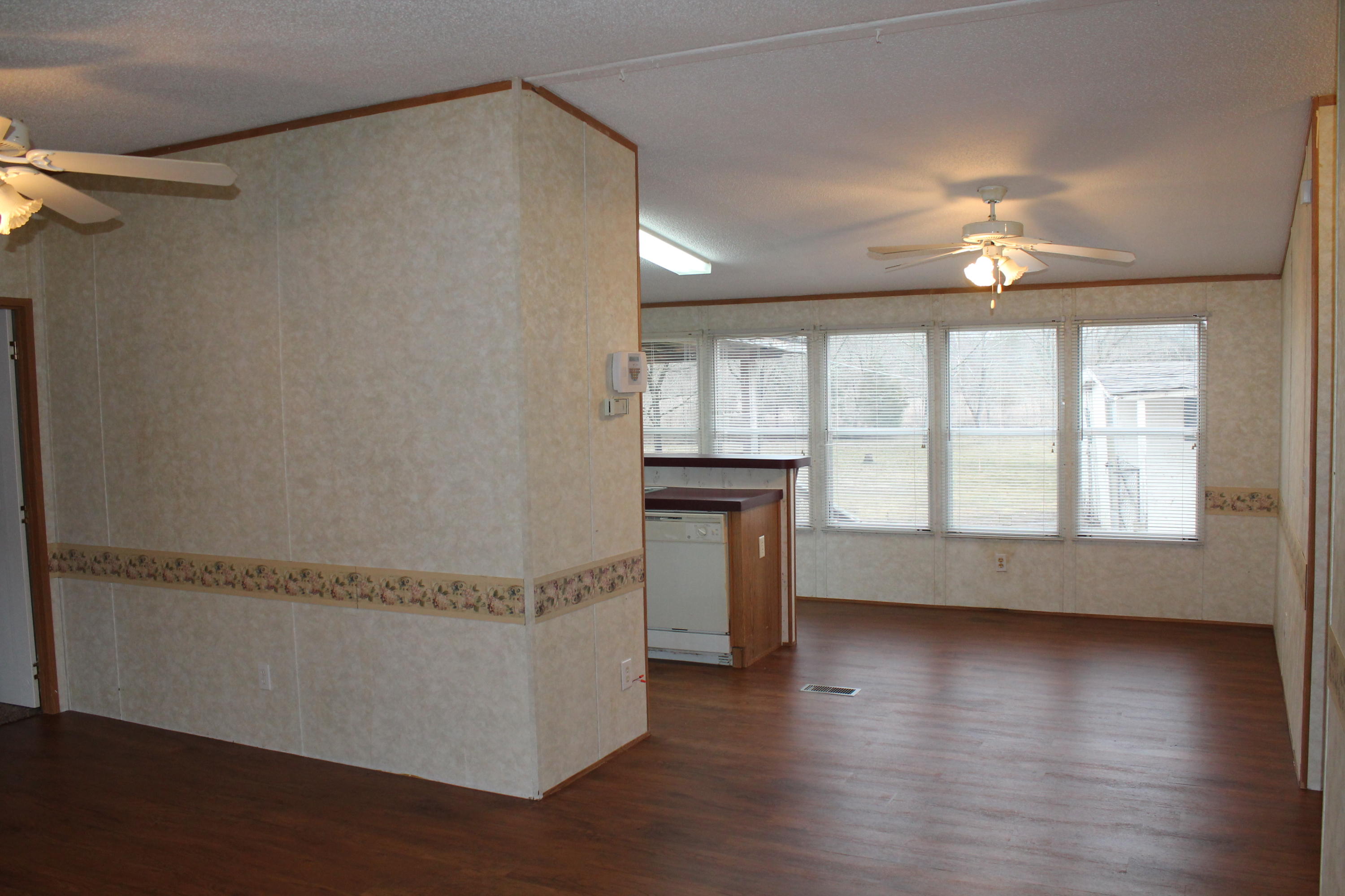 311 Johnson Farm Road Maynardville, TN 37807 - Photo 2 of 11 IMG_1129.JPG