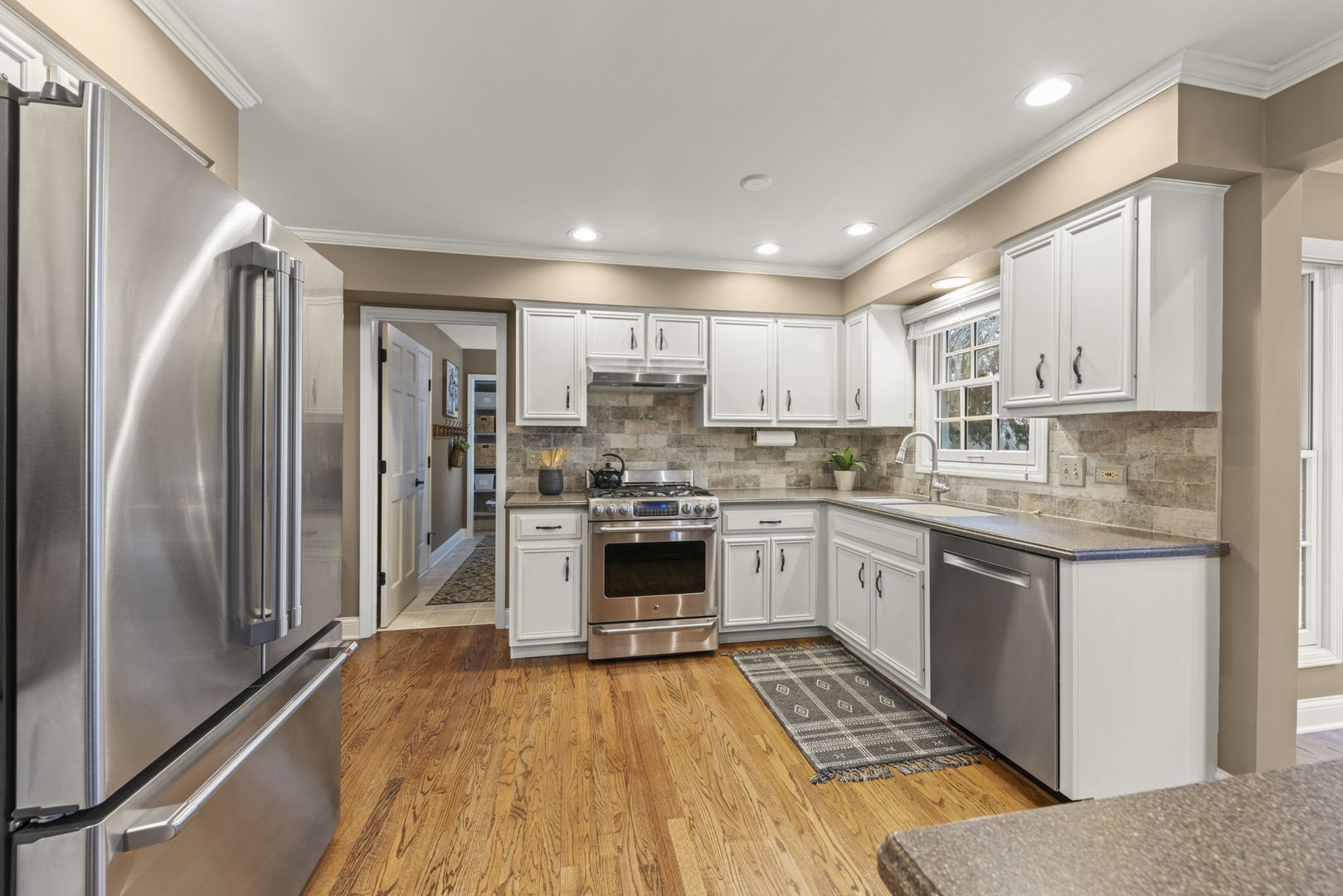 1698 Ithaca Drive Naperville, IL 60565 - Photo 9 of 36