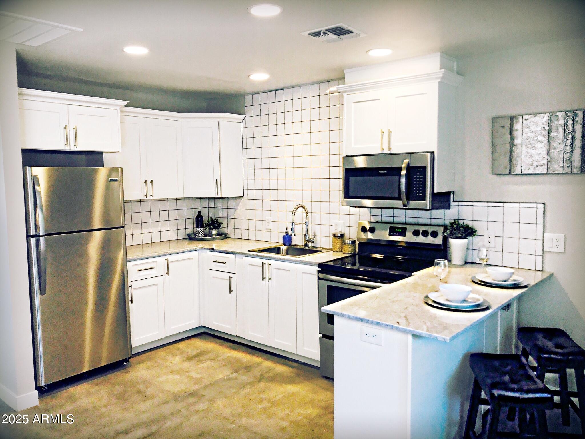 3011 North 38th Street, Unit 4 Phoenix, AZ 85018 - Photo 11 of 11 IMG_68791